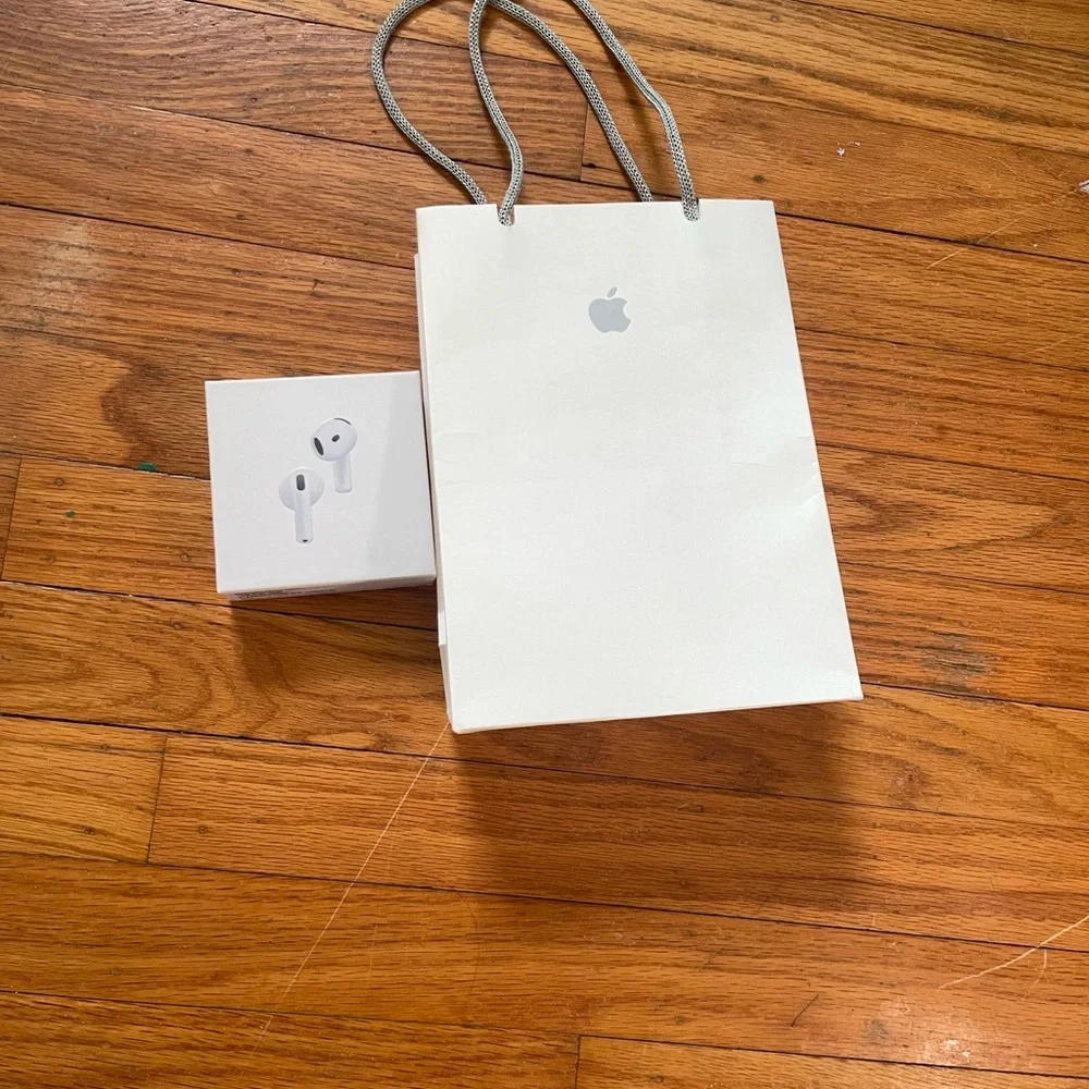 NOISE CANCELLATION✅ WARRNTY✅ NEVER USED✅ (PAID $190)
